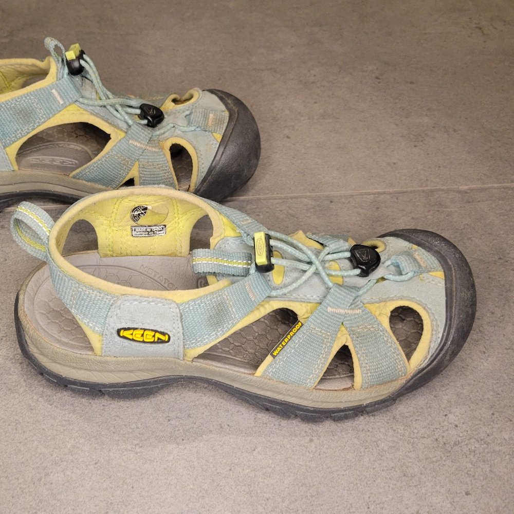 3 for $15, 5 for $20 Keen women's sandals water shoes size 6